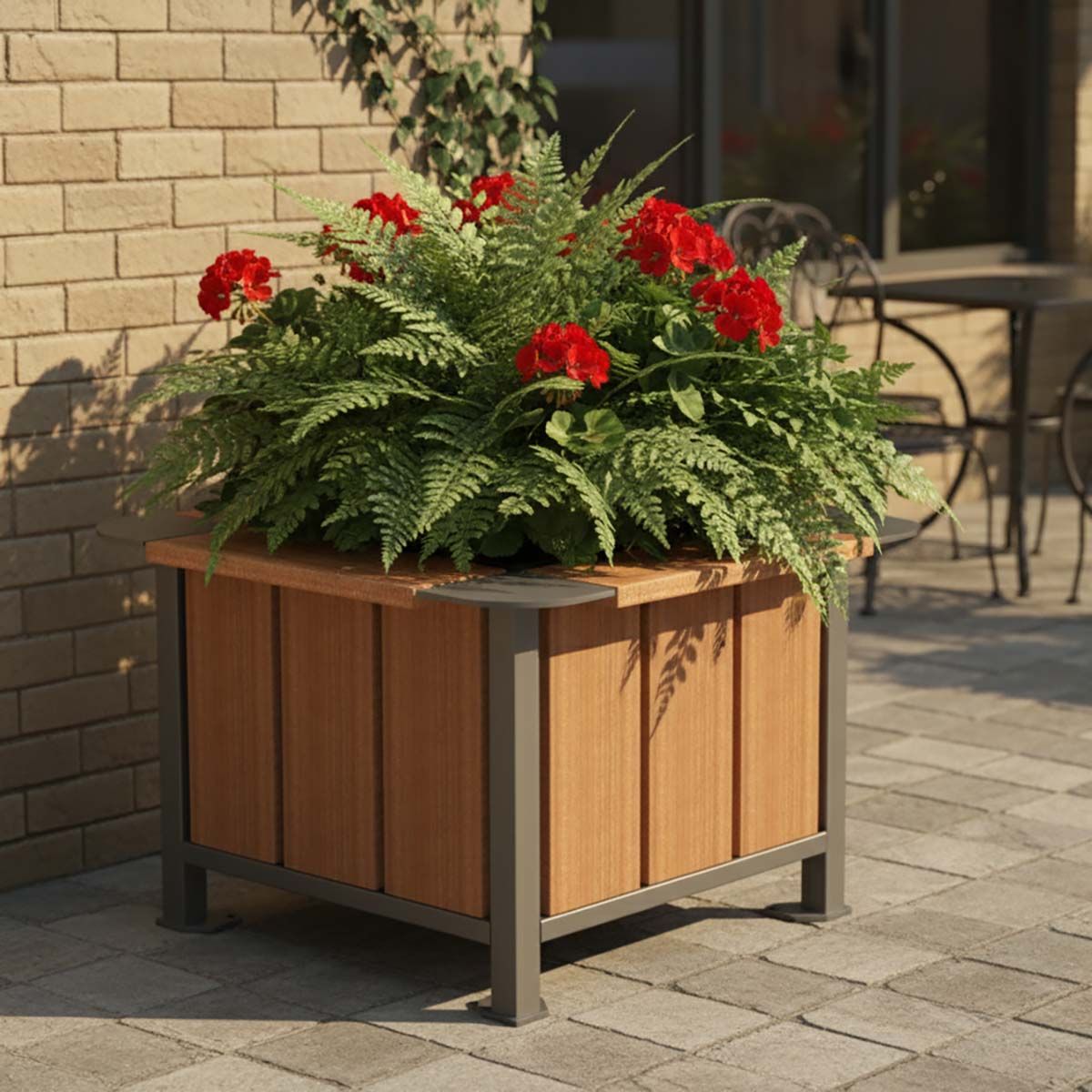 Monona Planter