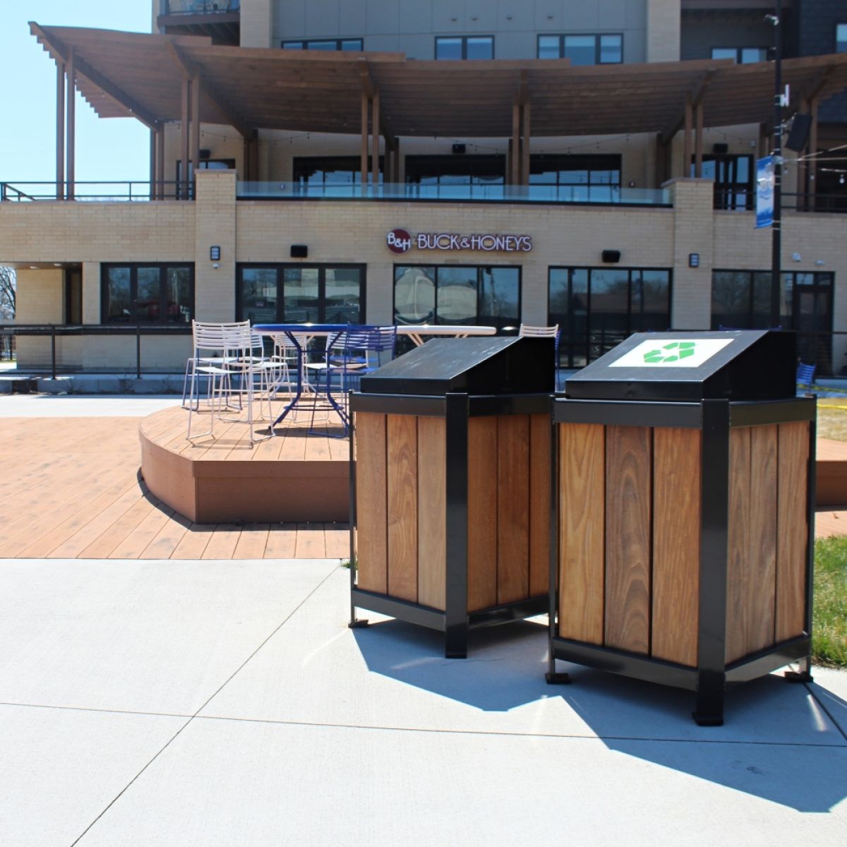 LOTR-32-WI-P with Covered Lid