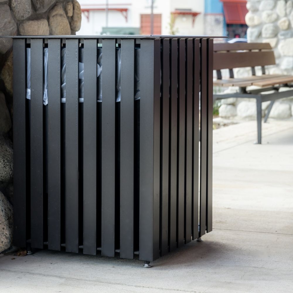Arcadia Receptacle