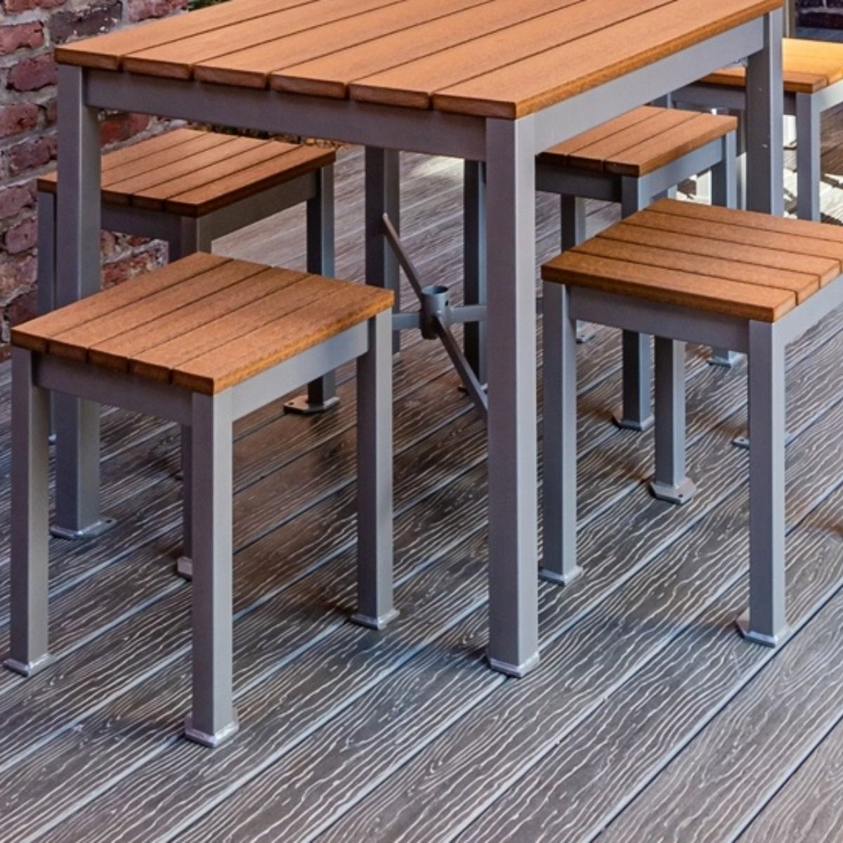 Monona Stools