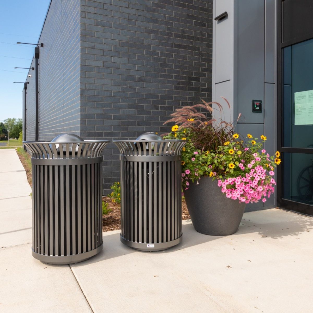 Windsor Receptacle