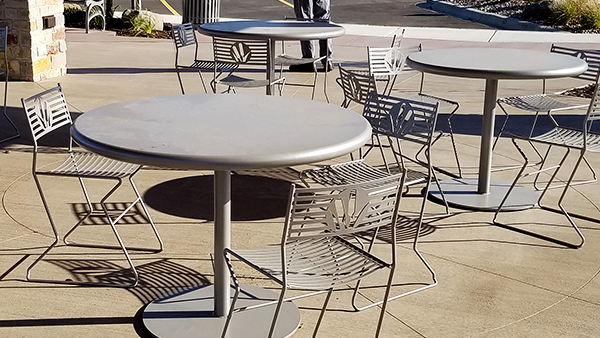 Outdoor Cafe Tables and Chairs